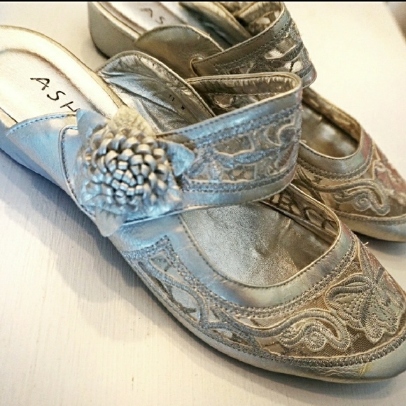 Ashro Shoes - Ashro Embroidered Mules